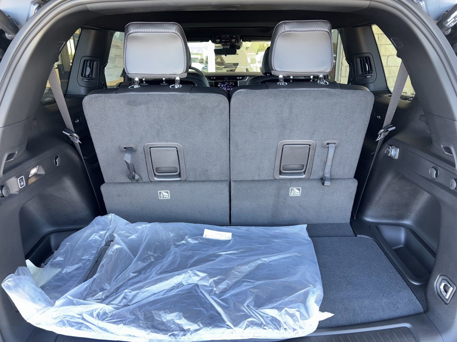 New 2025 Jeep Grand Cherokee L Altitude image 14