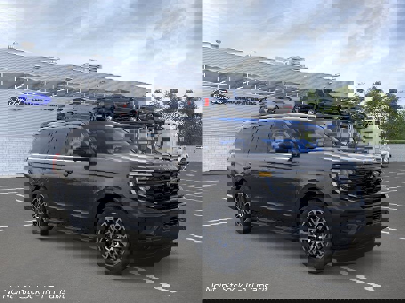 New 2026 Ford Expedition Active image 1