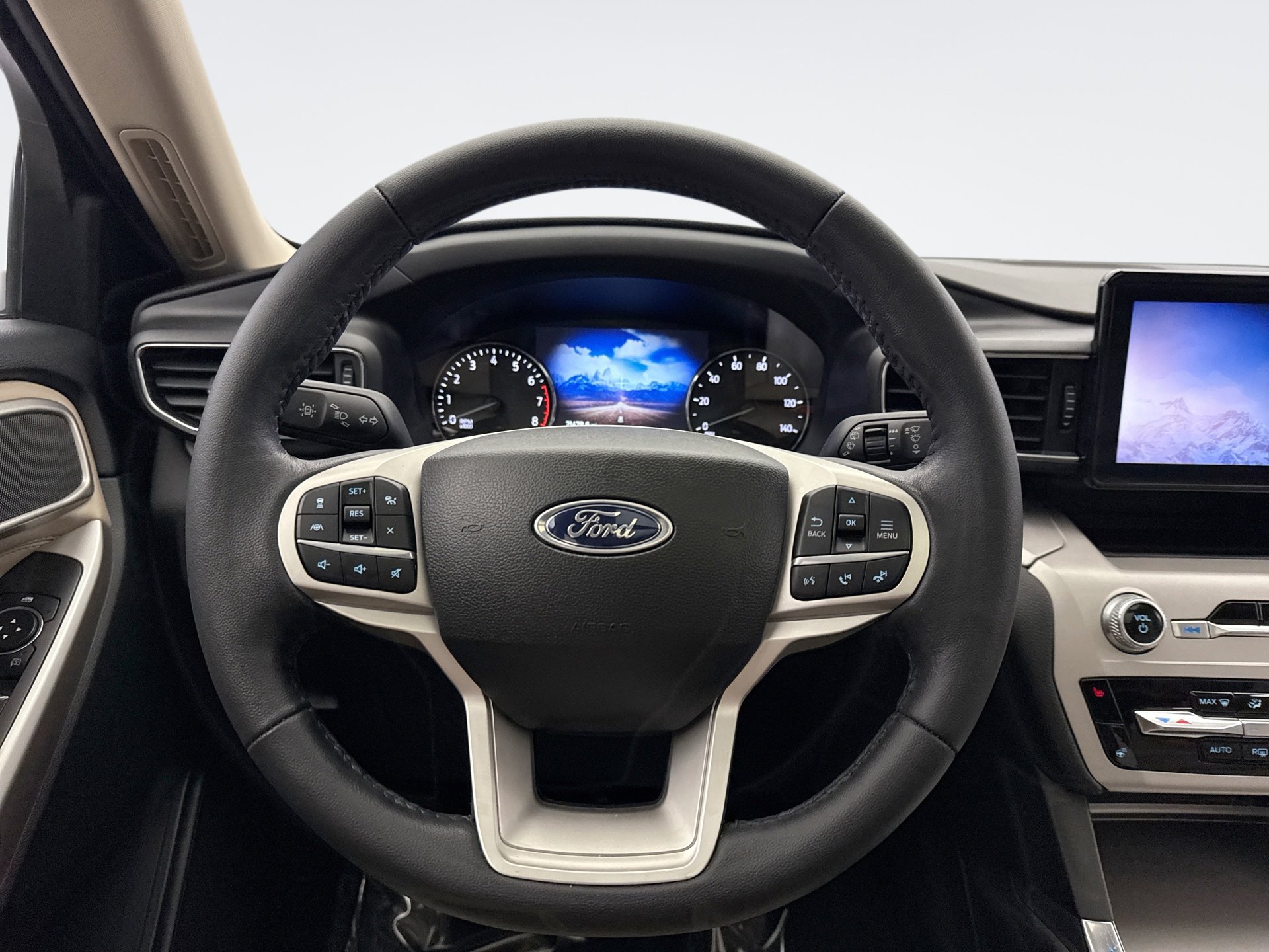 Used 2023 Ford Explorer XLT w/ Equipment Group 202A image 12