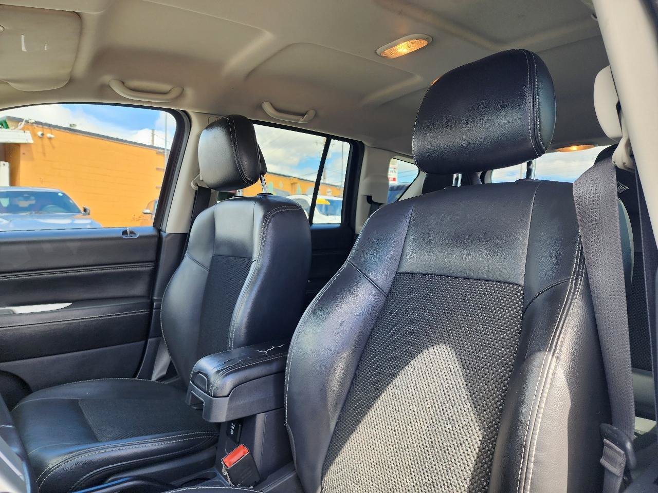 Used 2015 Jeep Compass Latitude FWD image 15