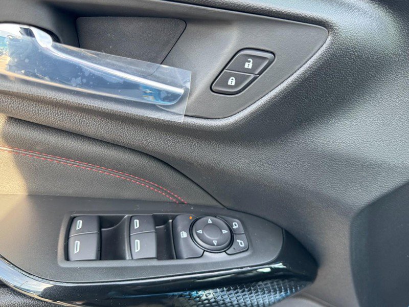 New 2026 Chevrolet Trax RS w/ Sunroof Package FWD image 33