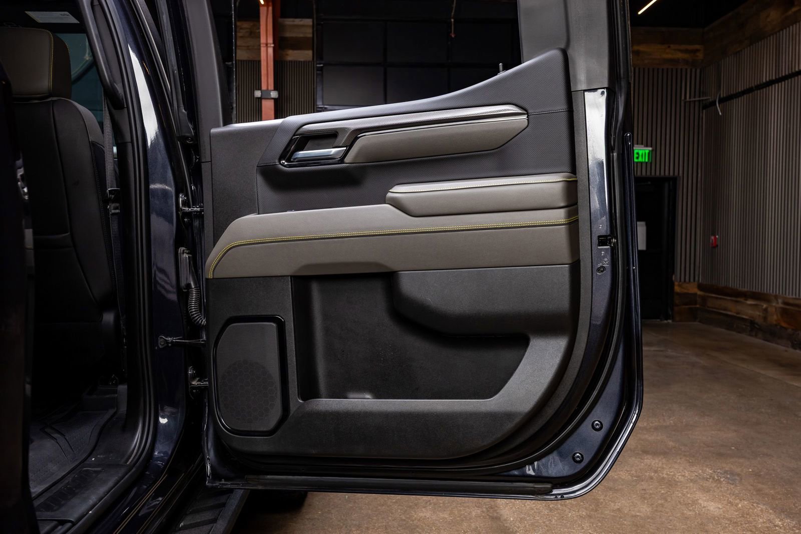 Used 2022 Chevrolet Silverado 1500 ZR2 w/ Technology Package image 39