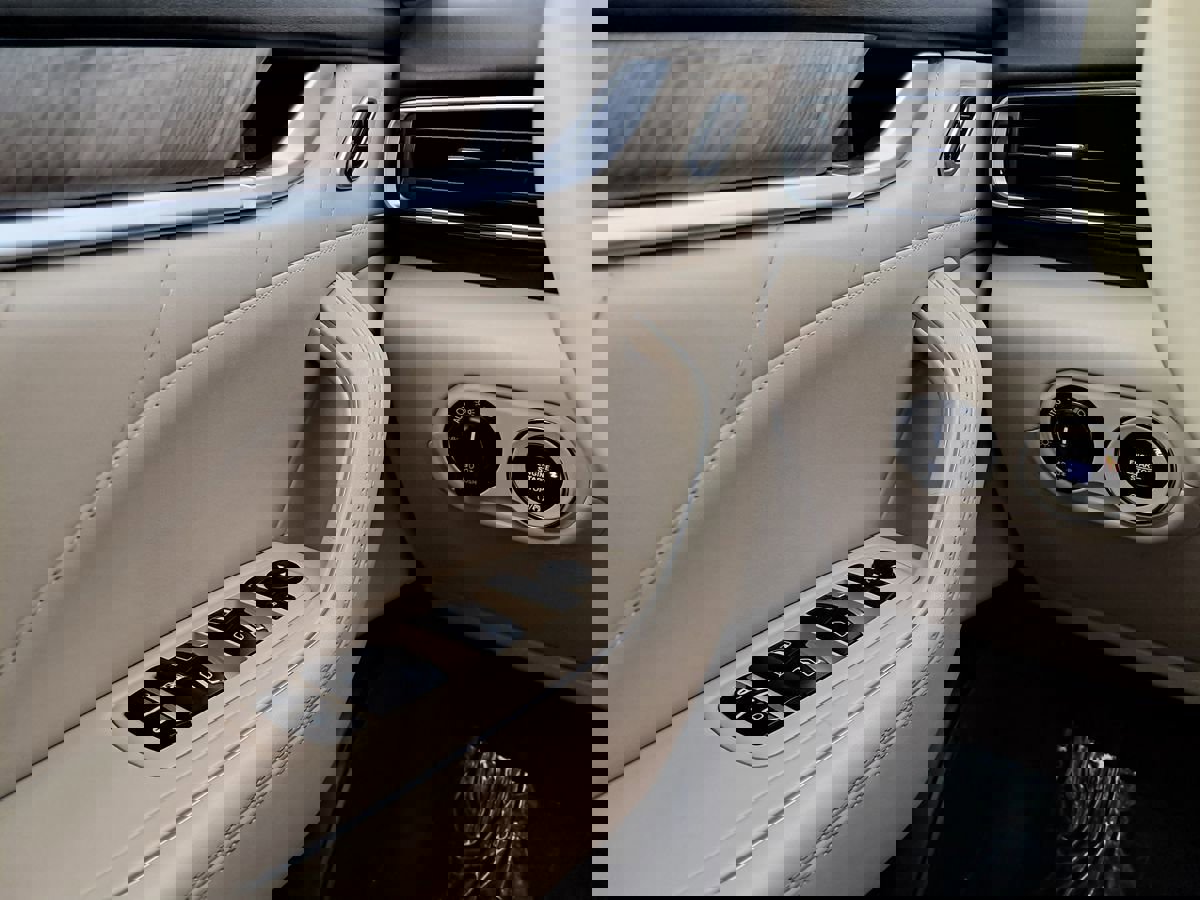 Used 2019 Maserati Levante S image 11