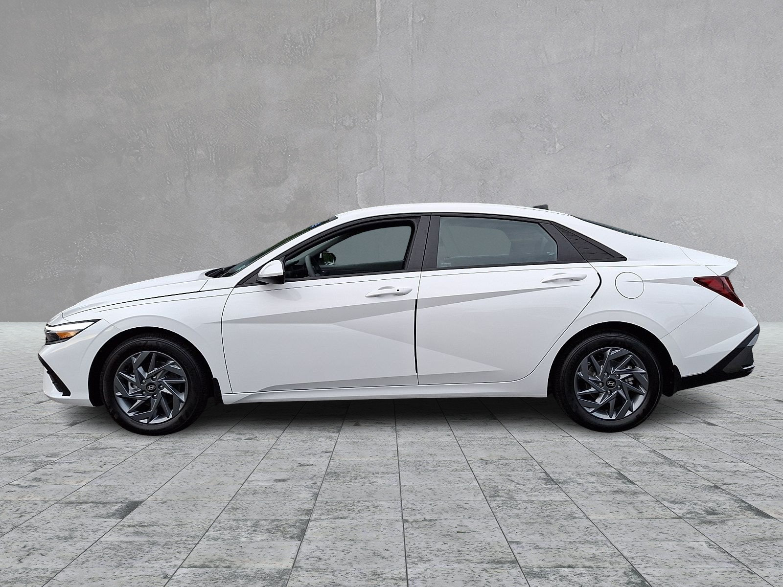 Certified 2024 Hyundai Elantra SEL FWD image 7