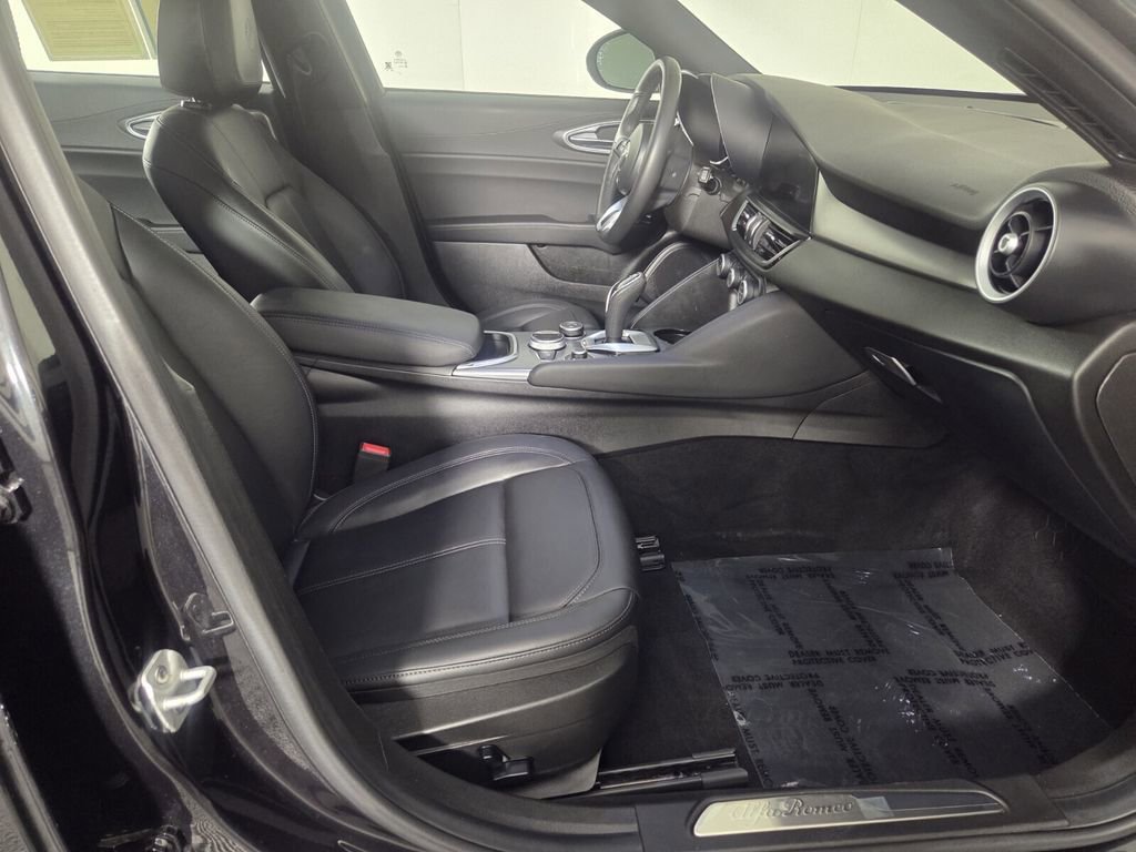 Used 2024 Alfa Romeo Giulia Ti w/ Active Assist Plus Package image 32