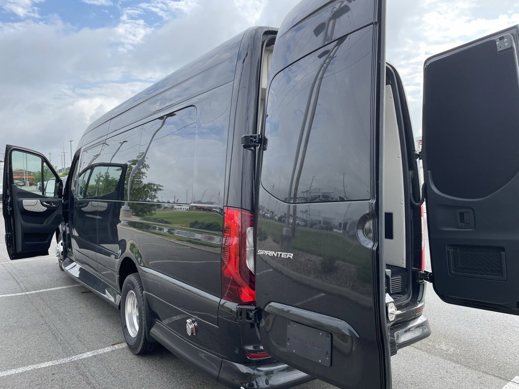 Used 2024 Mercedes-Benz Sprinter 3500 image 14
