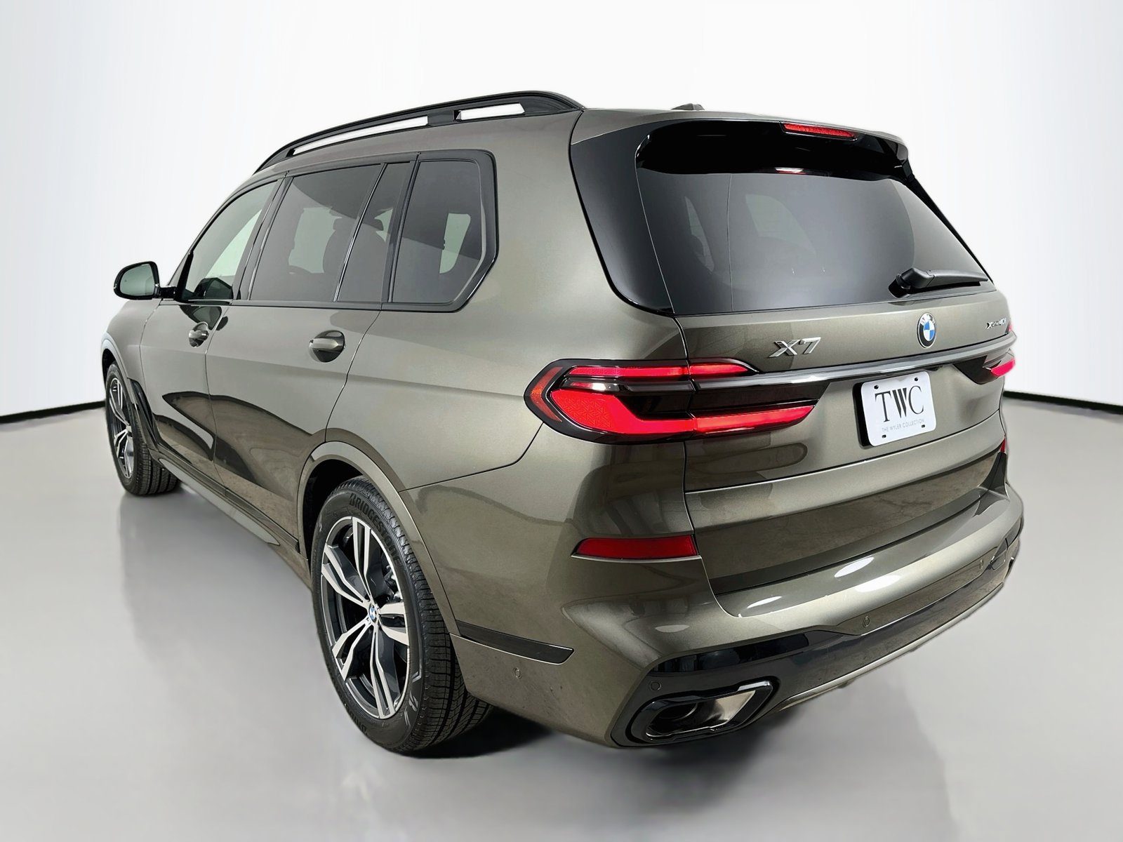 New 2027 BMW X7 xDrive40i w/ Executive Package AWD/4WD image 7
