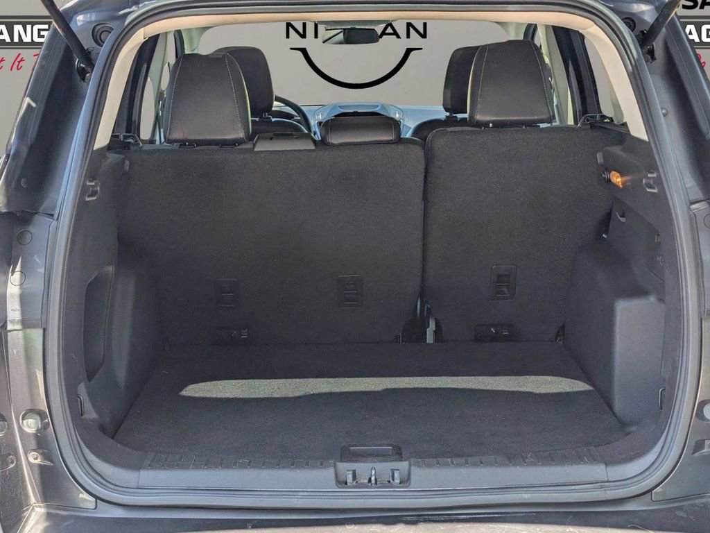 Used 2019 Ford Escape SE image 12