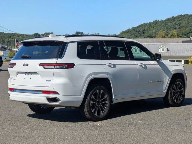 Certified 2022 Jeep Grand Cherokee L Overland w/ Luxury Tech Group IV AWD/4WD image 5