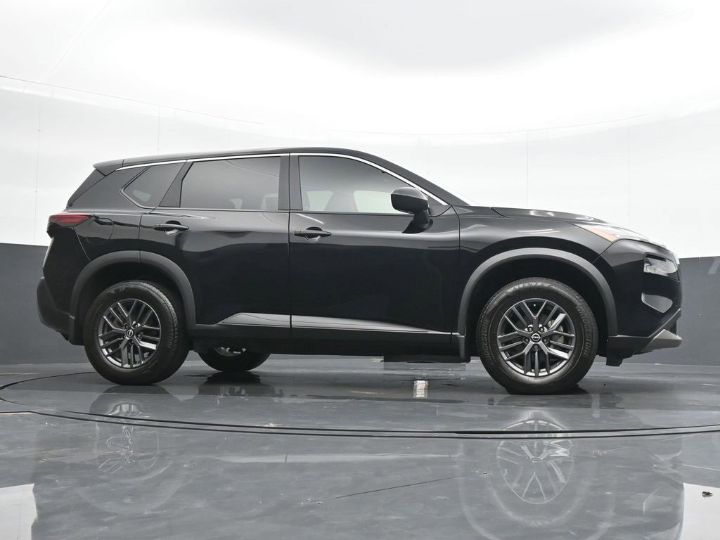 Used 2023 Nissan Rogue S image 22
