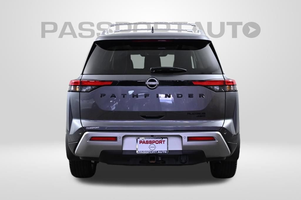 Certified 2024 Nissan Pathfinder Platinum w/ Black Appearance Package AWD/4WD image 8