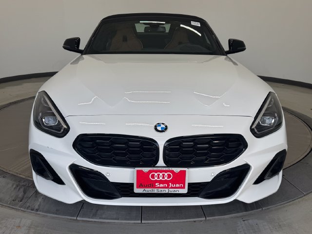 Used 2025 BMW Z4 M40i w/ Premium Package RWD image 2