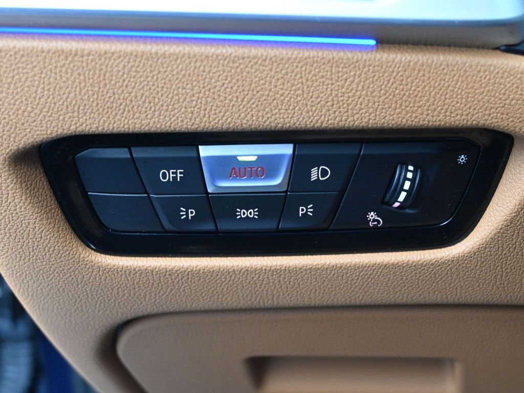 Used 2021 BMW 330i Sedan w/ Premium Package image 36