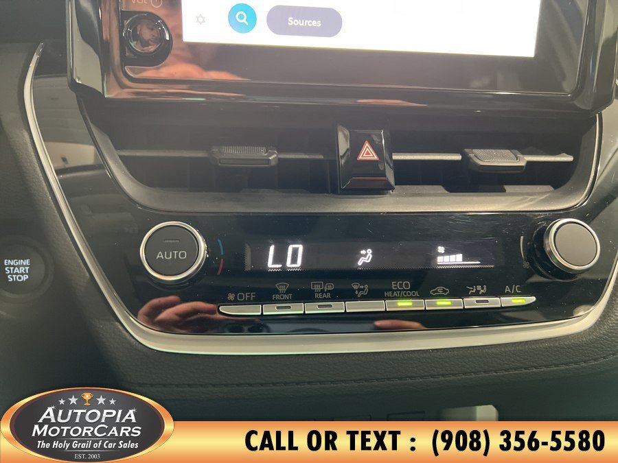 Used 2025 Toyota Corolla Cross LE w/ Moonroof Package FWD image 36