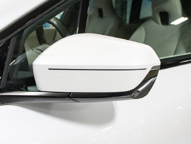 Used 2024 BMW iX xDrive50 w/ Premium Package AWD/4WD image 8