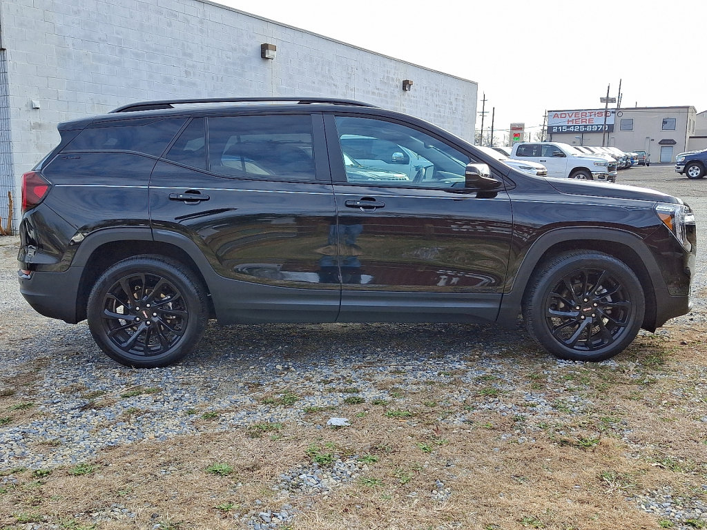 Used 2023 GMC Terrain SLE w/ Driver Convenience Package image 6