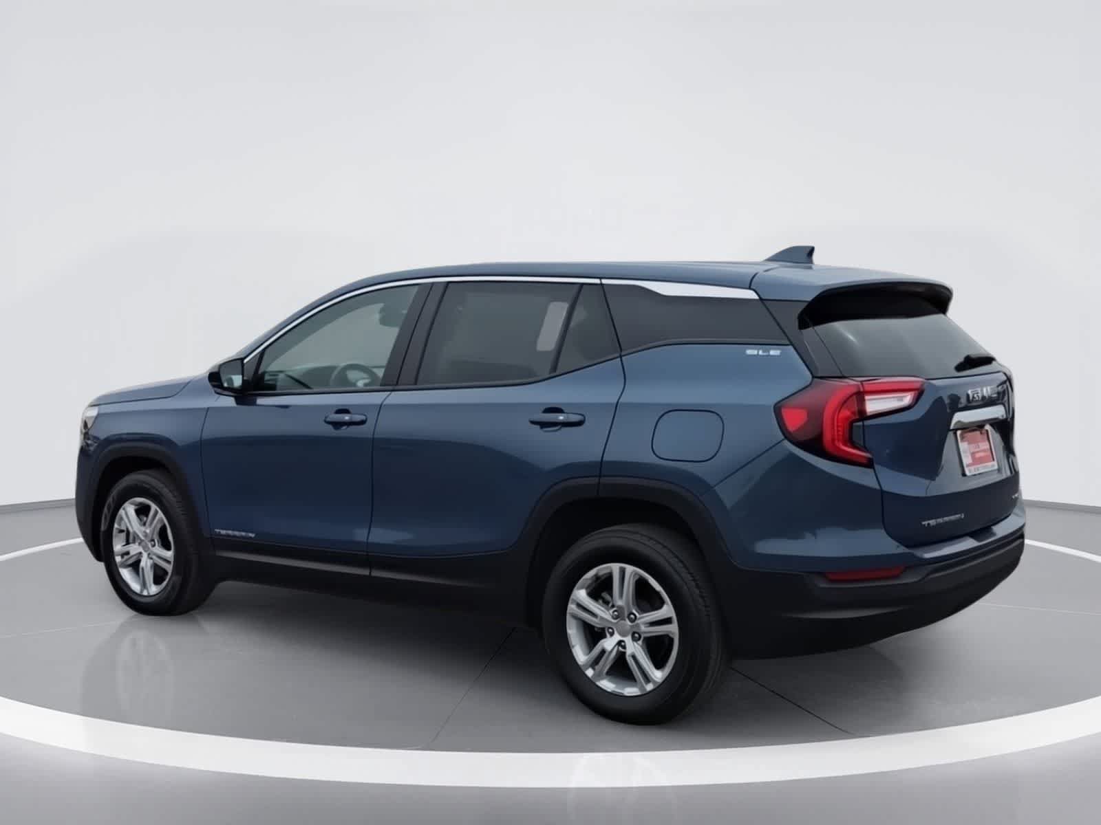 Used 2024 GMC Terrain SLE AWD/4WD image 6