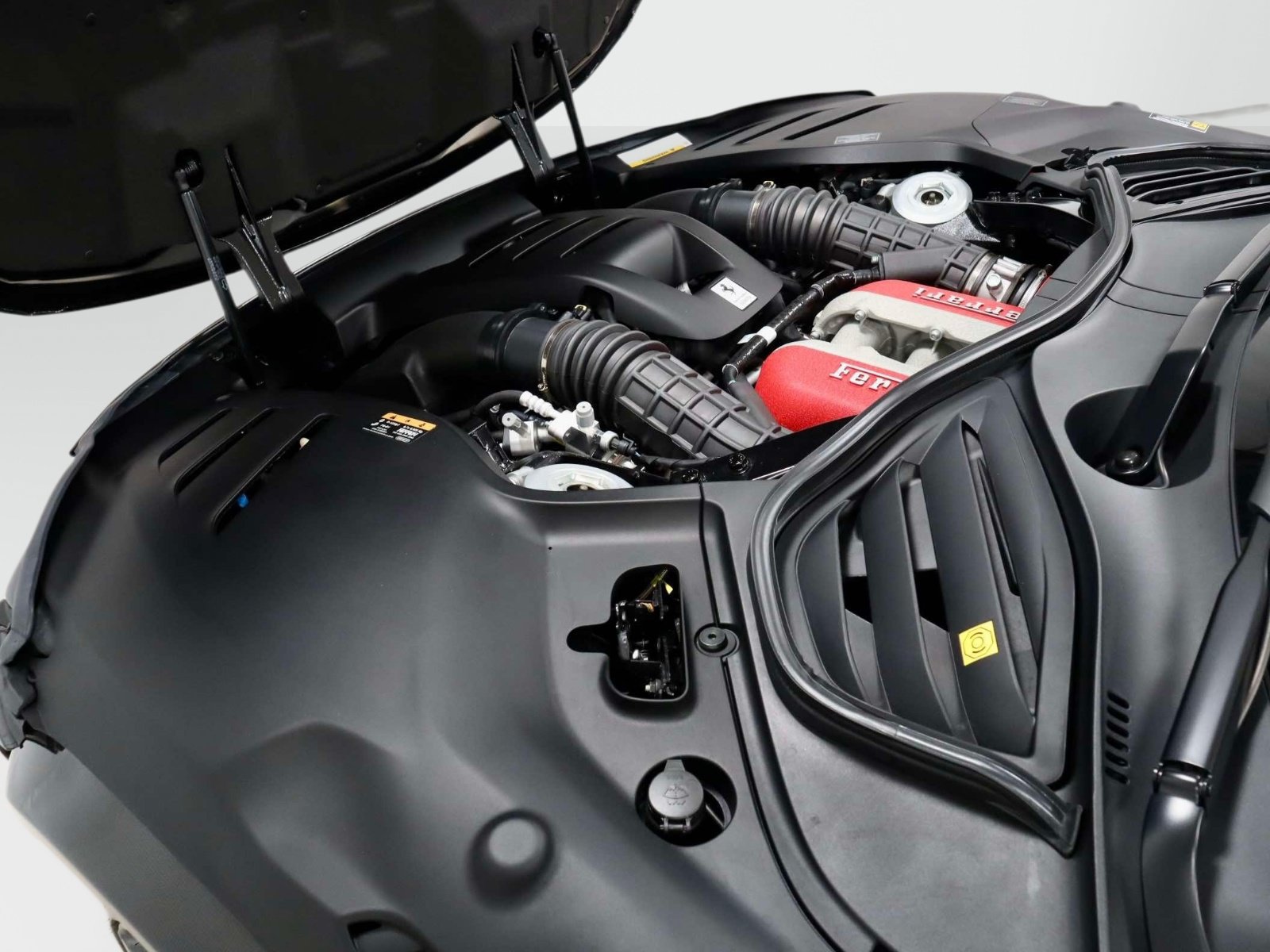 Certified 2025 Ferrari Purosangue AWD/4WD image 14