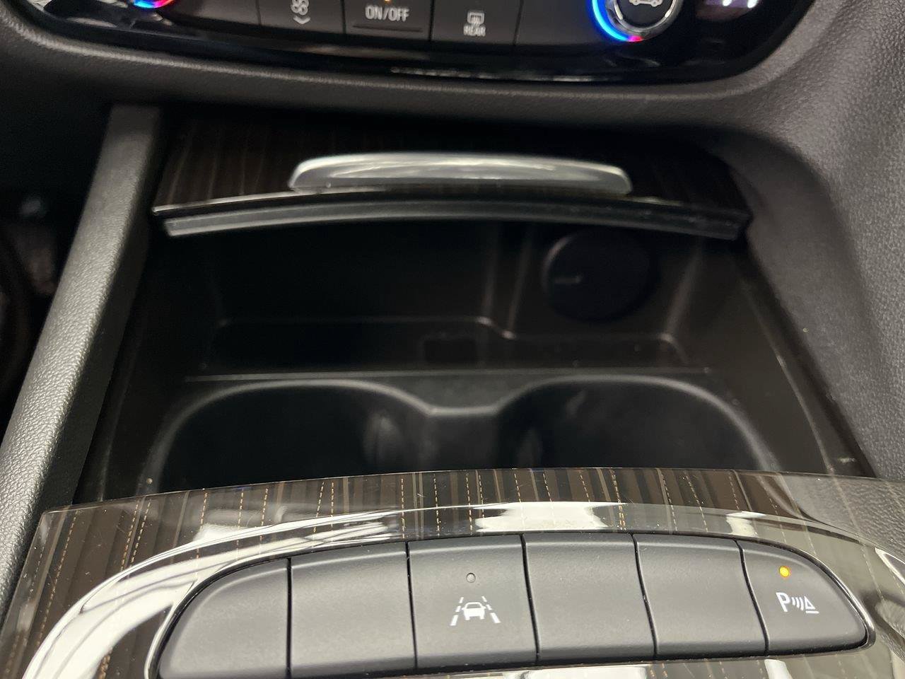 Certified 2020 Buick Regal Essence FWD image 24