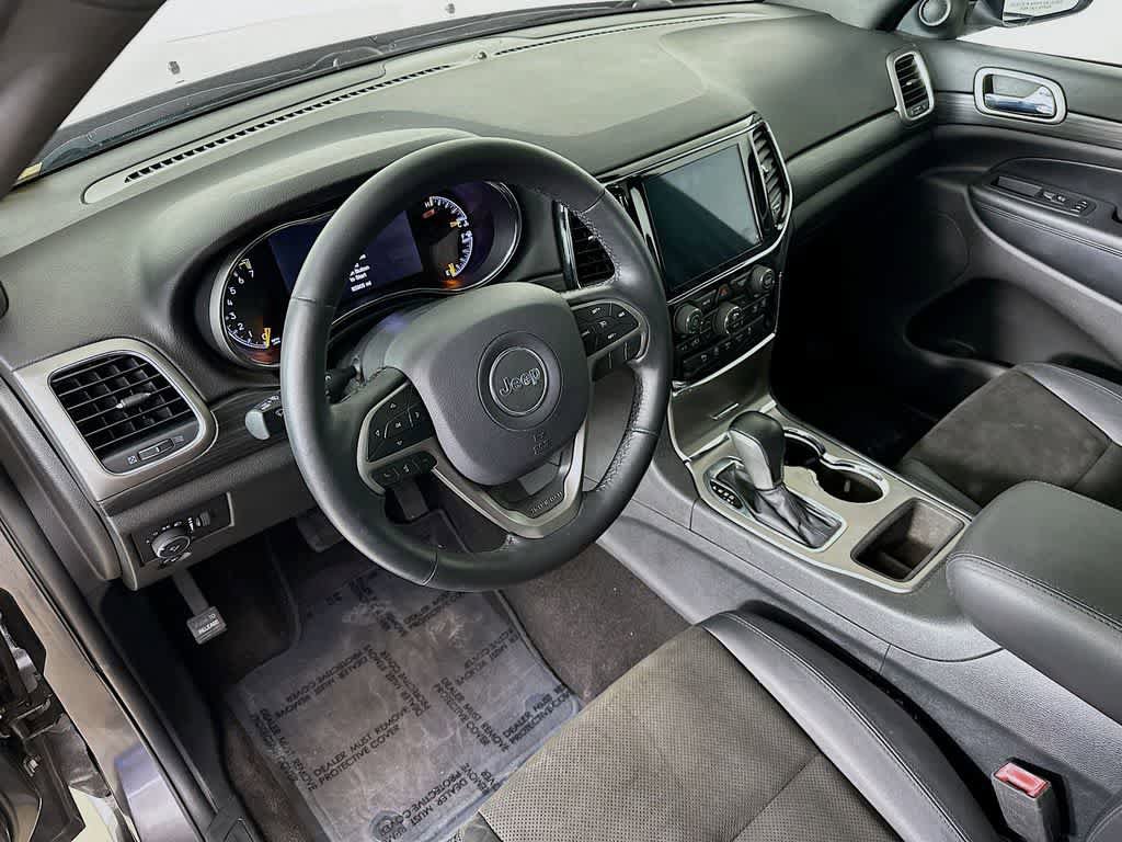 Used 2019 Jeep Grand Cherokee Altitude RWD image 2