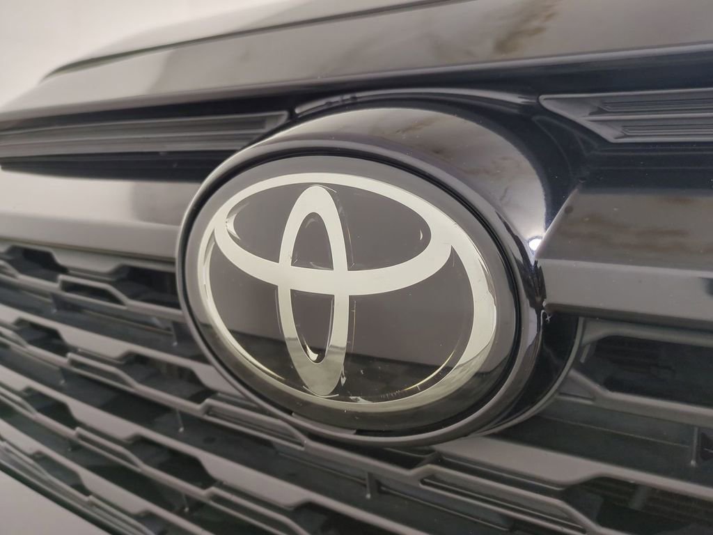 Used 2019 Toyota RAV4 LE image 13
