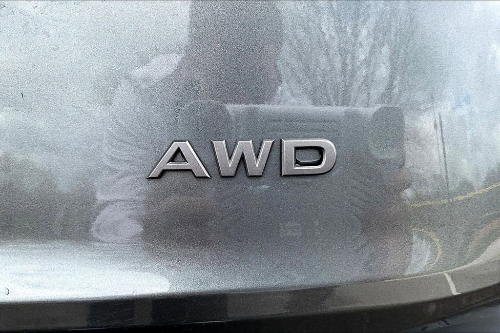 Used 2025 Nissan Rogue SV image 23