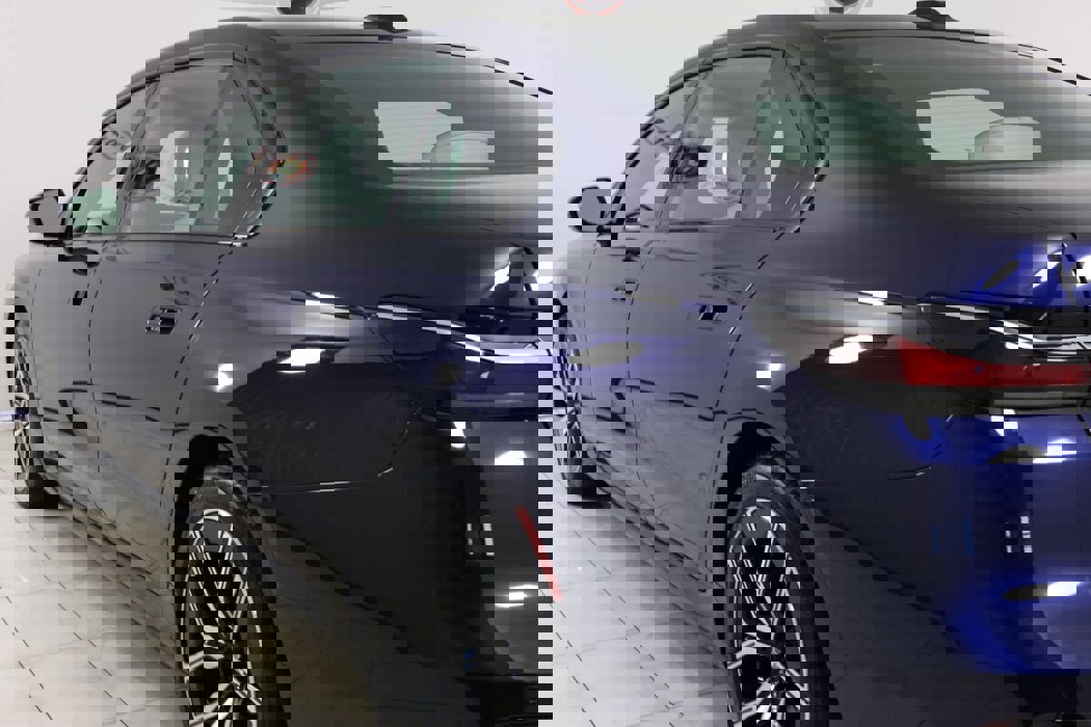 Used 2023 BMW 760i xDrive AWD/4WD image 43