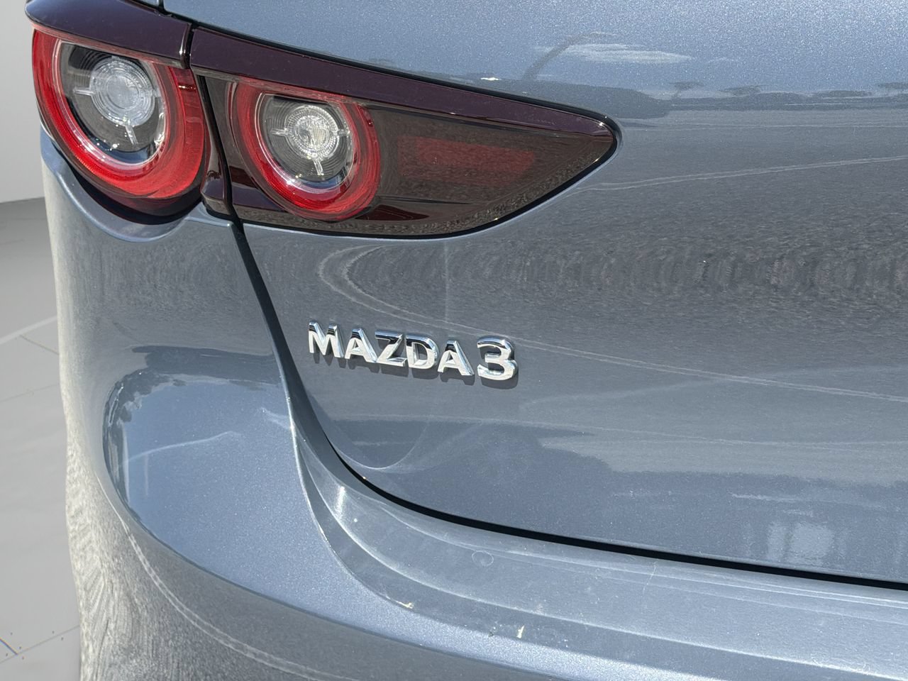 Used 2022 MAZDA MAZDA3 s FWD image 10