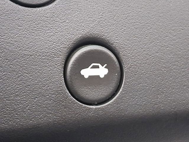 Used 2009 Saturn Sky w/ Premium Trim Package image 25