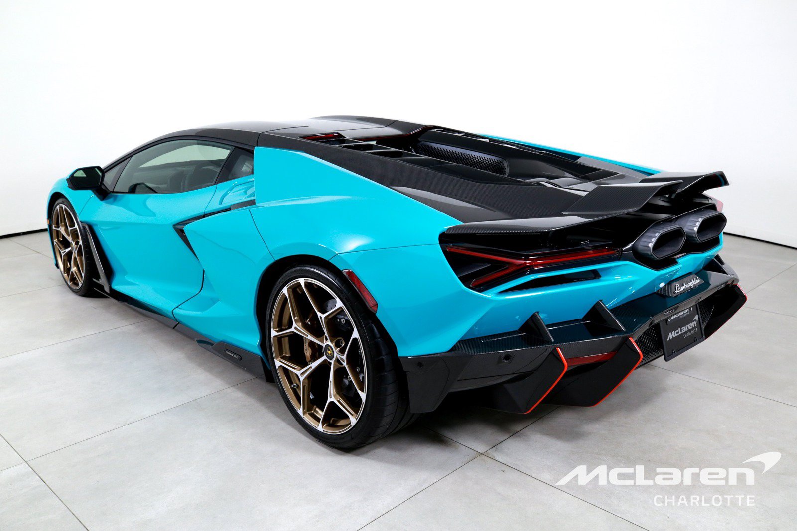 Used 2025 Lamborghini Revuelto AWD/4WD image 7