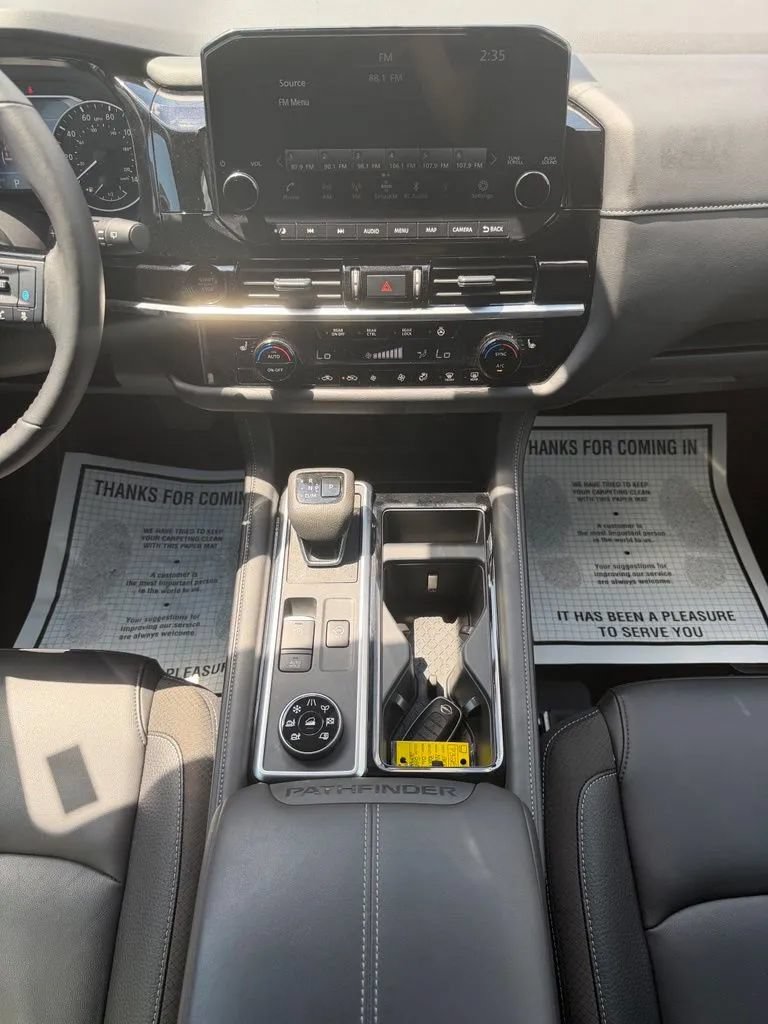 Used 2025 Nissan Pathfinder SL w/ Black Appearance Package AWD/4WD image 20