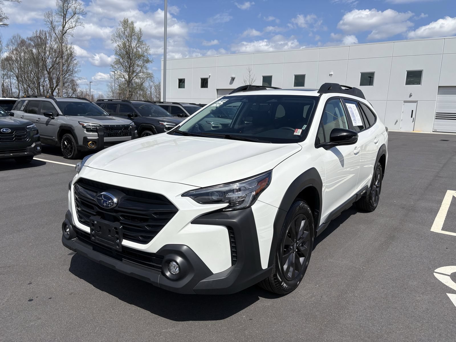 Used 2025 Subaru Outback Onyx Edition AWD/4WD image 3