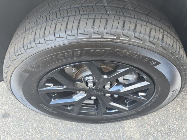 Used 2024 Jeep Grand Cherokee L Laredo image 27