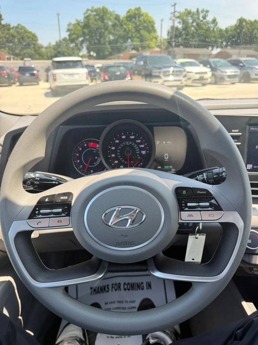 Used 2023 Hyundai Elantra SE FWD image 18