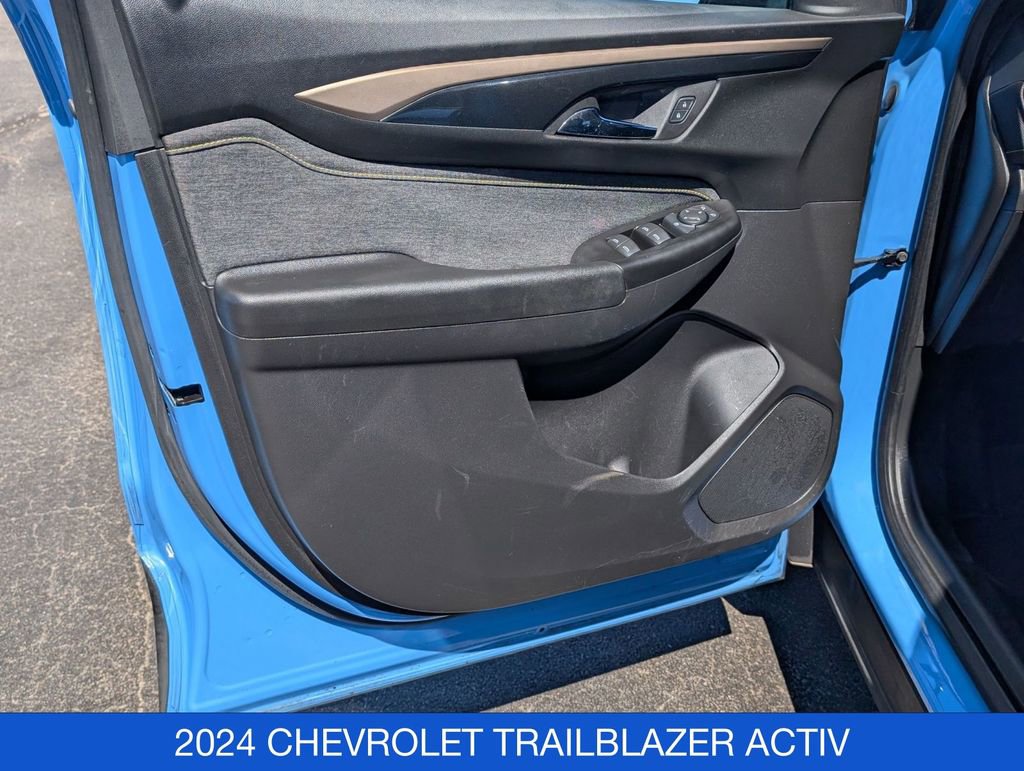 Used 2024 Chevrolet TrailBlazer ACTIV w/ Driver Confidence Package image 11