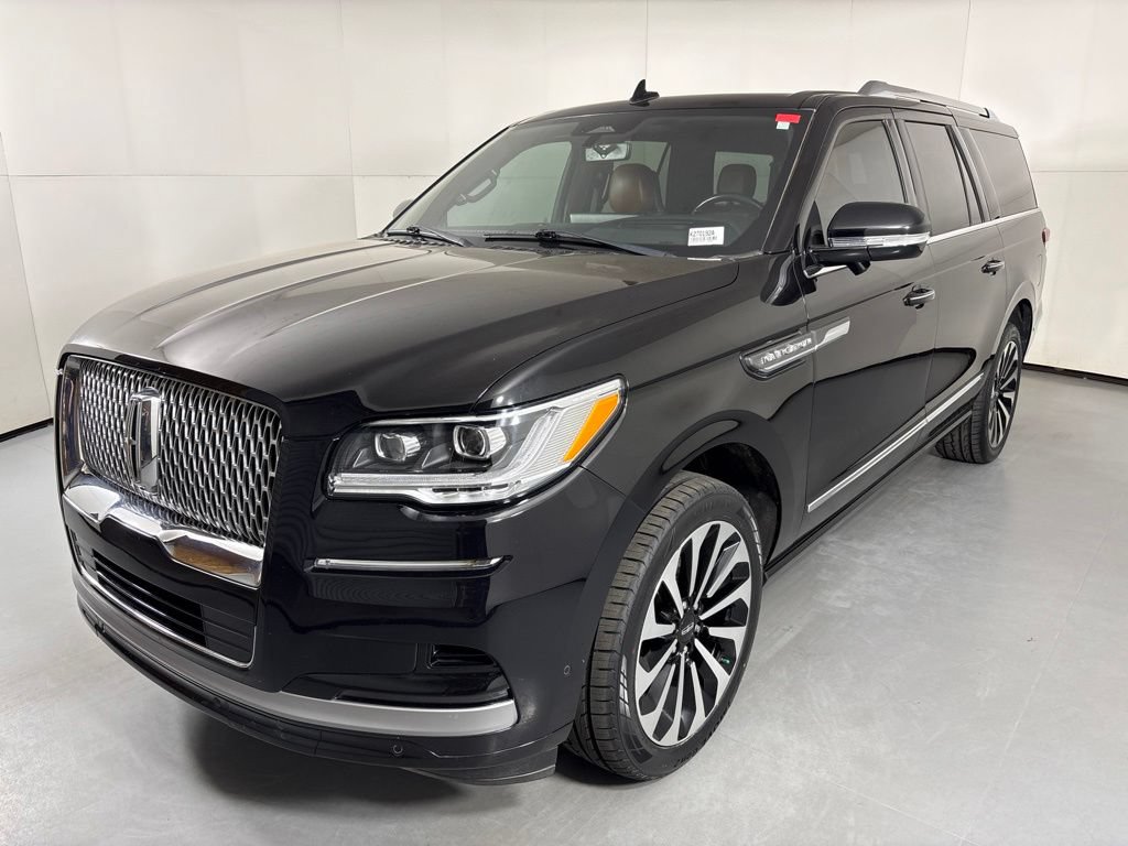 Used 2023 Lincoln Navigator L Reserve AWD/4WD image 4