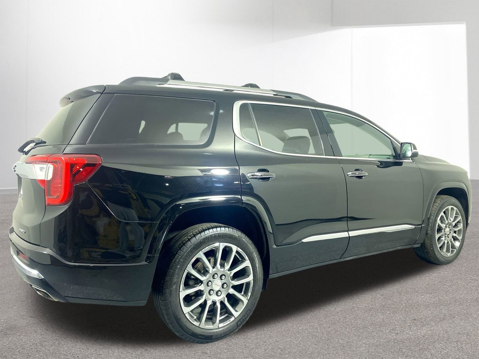 Used 2023 GMC Acadia Denali image 32
