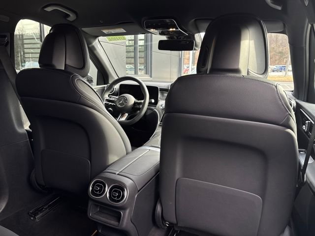 Used 2025 Mercedes-Benz GLC 300 4MATIC image 43
