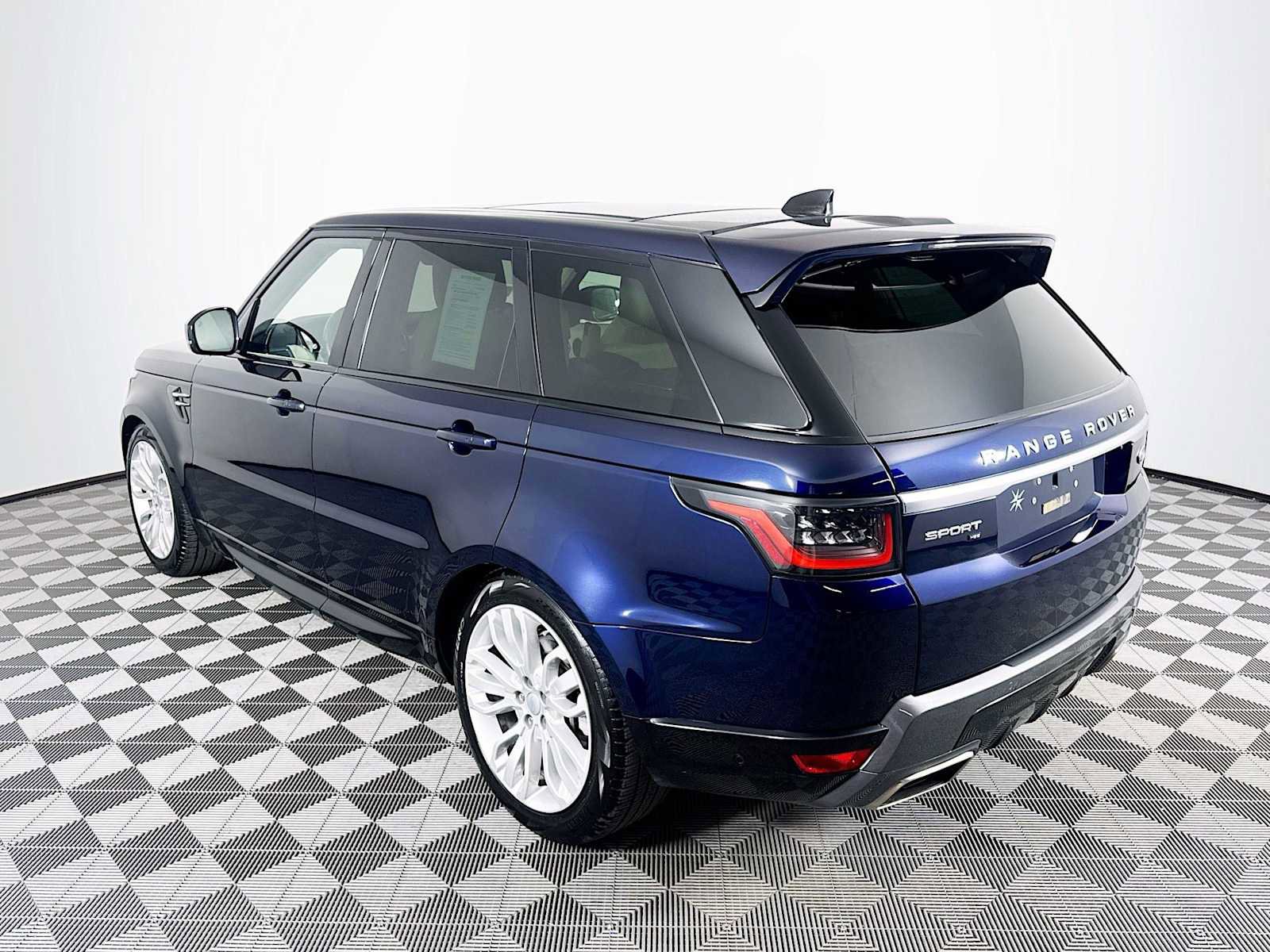 Used 2020 Land Rover Range Rover Sport HSE image 7