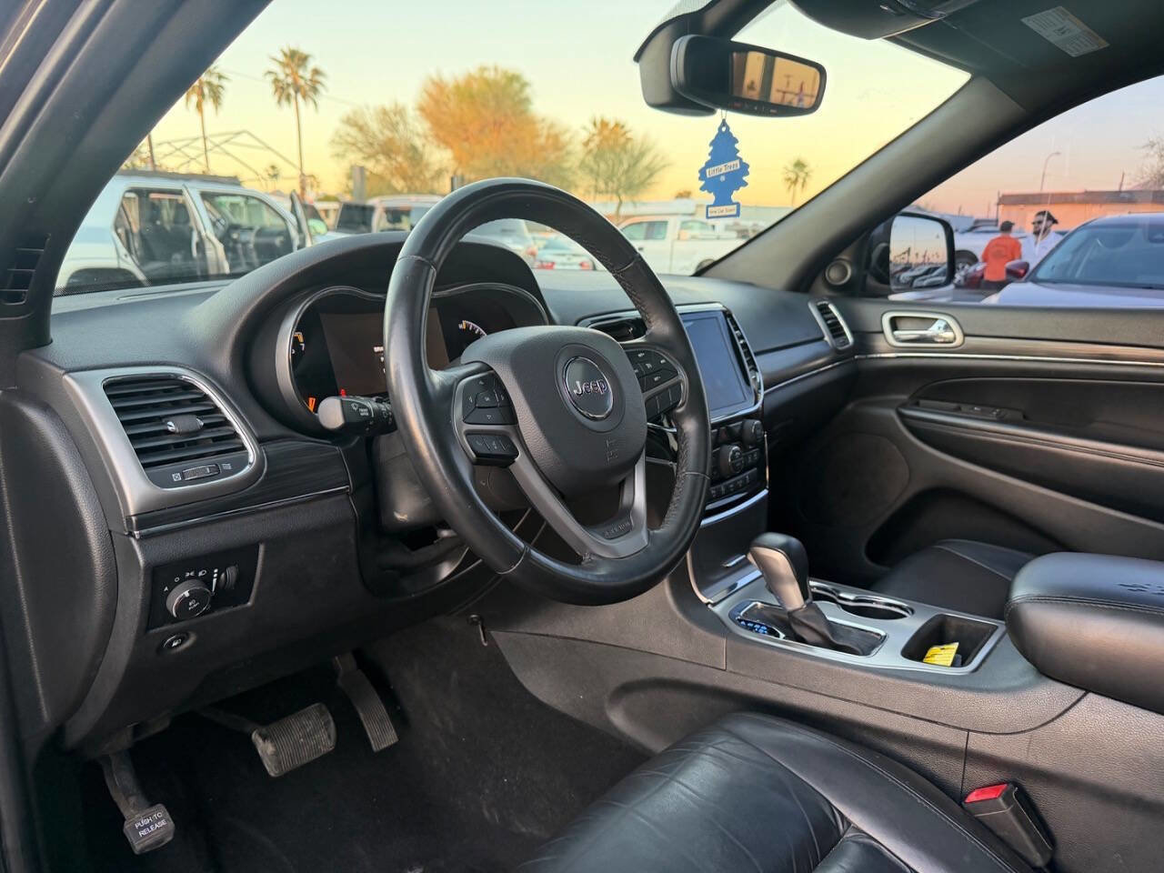 Used 2019 Jeep Grand Cherokee Limited RWD image 19
