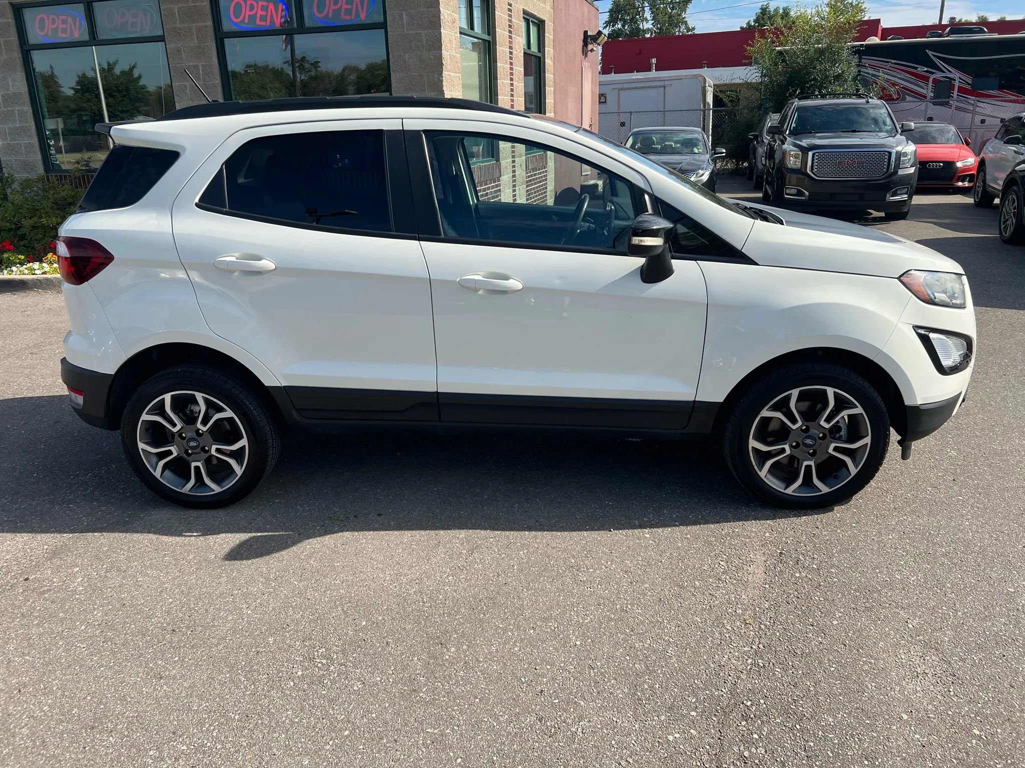 Used 2020 Ford EcoSport SES w/ SES Black Appearance Package image 6