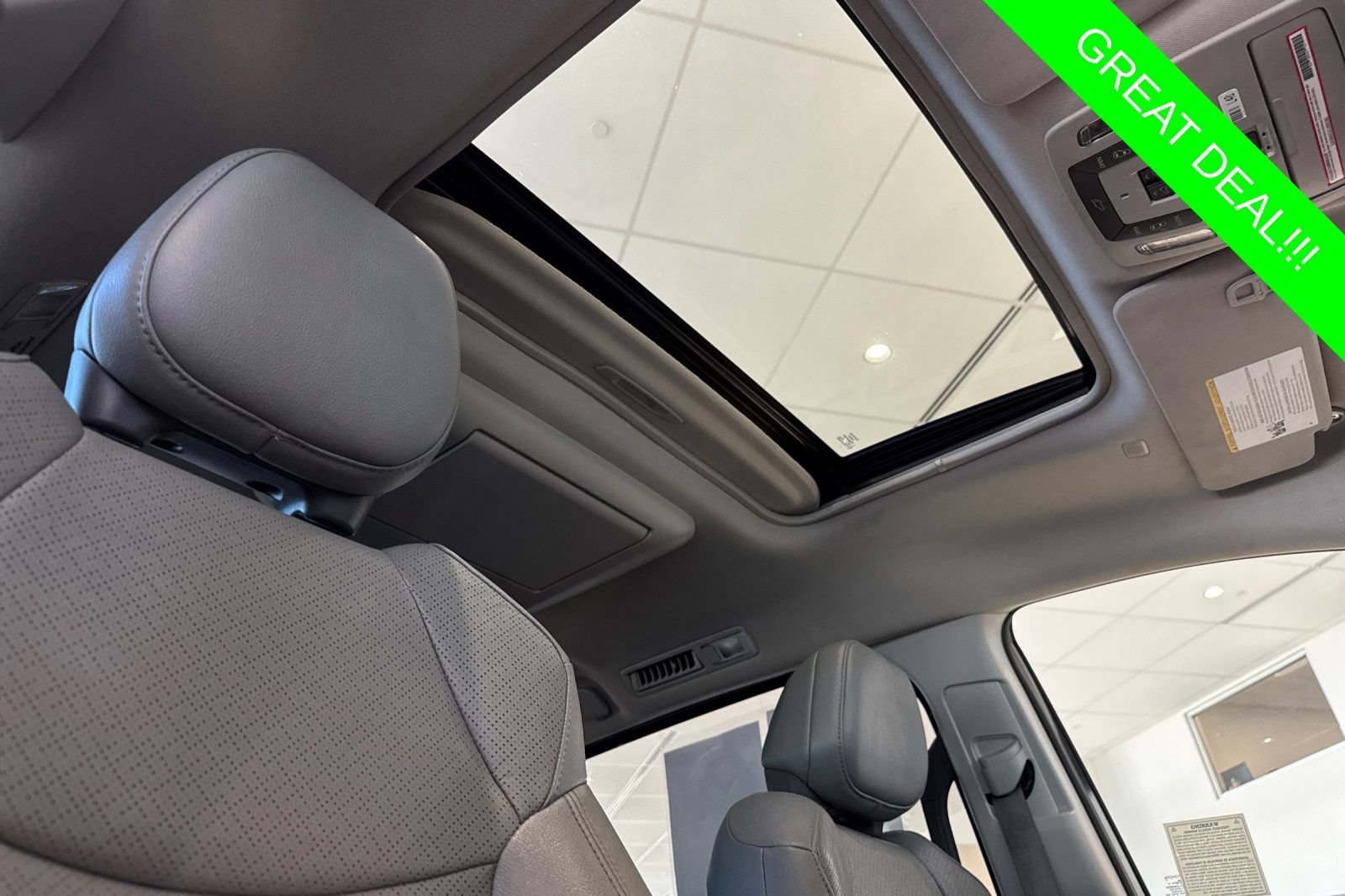 Certified 2023 Toyota Sienna Limited FWD image 19