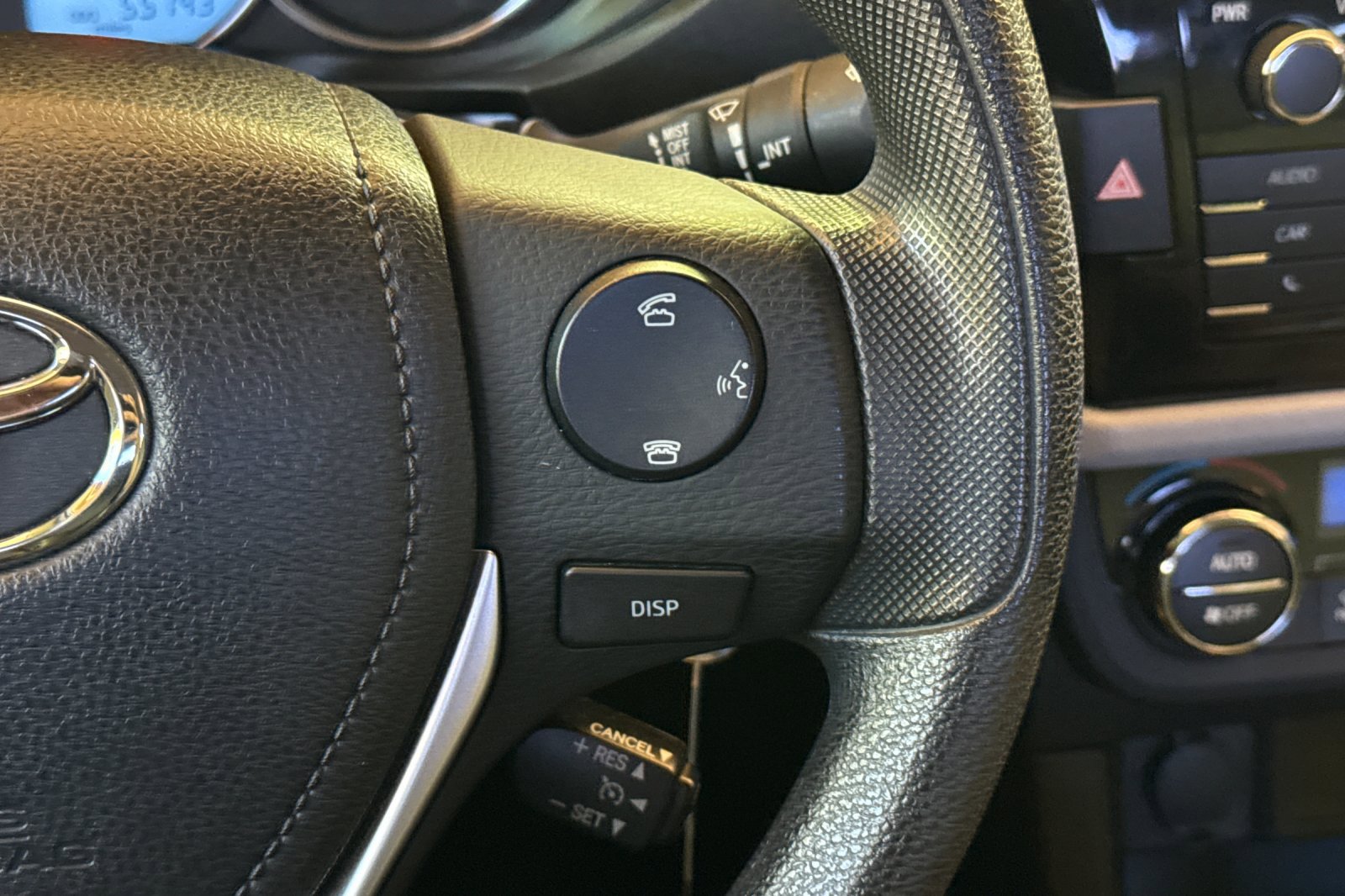 Used 2014 Toyota Corolla LE FWD image 28