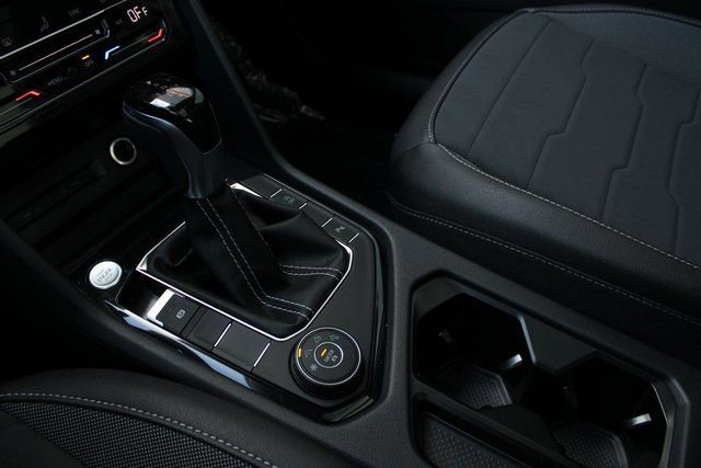 New 2025 Volkswagen Taos SE AWD/4WD image 9