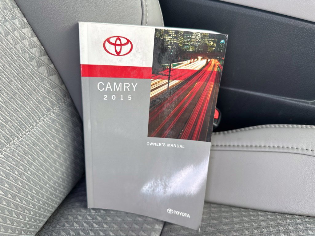 Used 2015 Toyota Camry SE FWD image 33