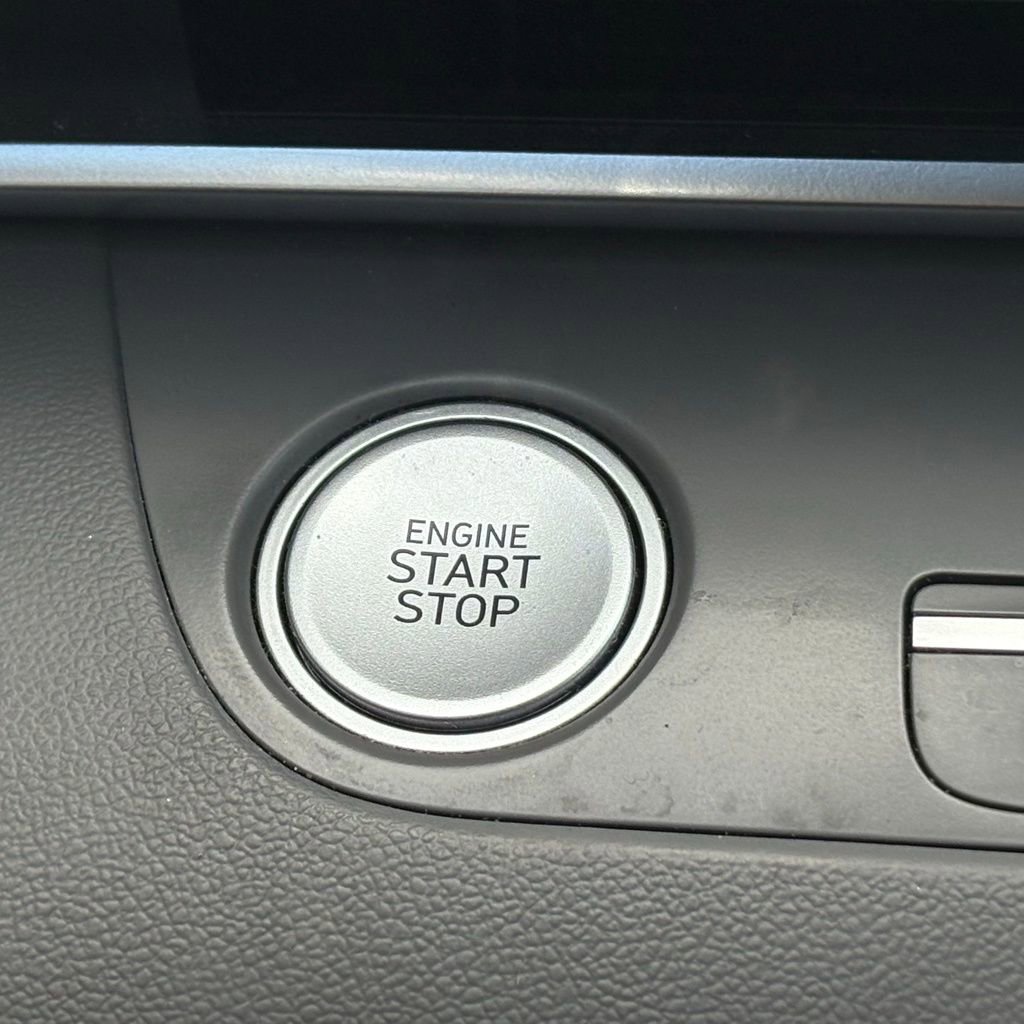 Used 2023 Hyundai Elantra SEL w/ Convenience Package image 24