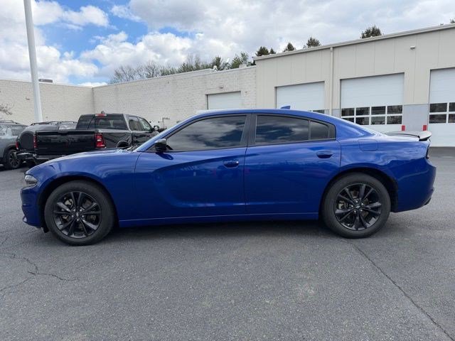 Used 2022 Dodge Charger SXT w/ Blacktop Package image 2