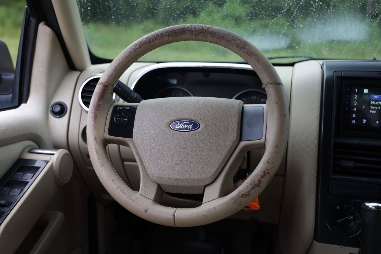 Used 2006 Ford Explorer XLT RWD image 27
