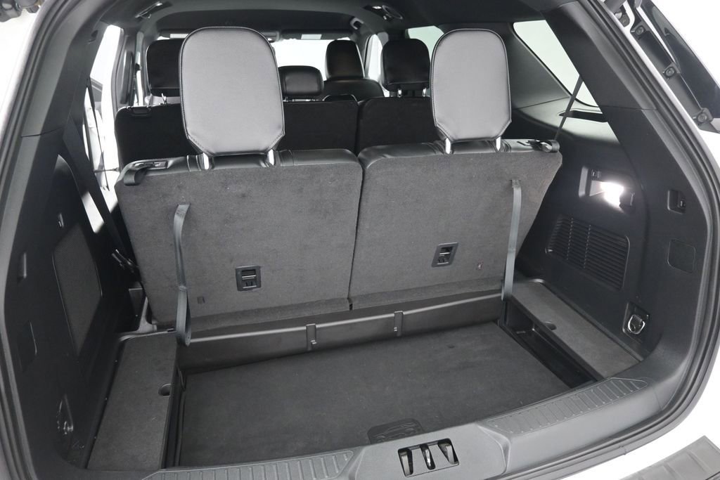 Used 2022 Ford Explorer ST-Line RWD image 9