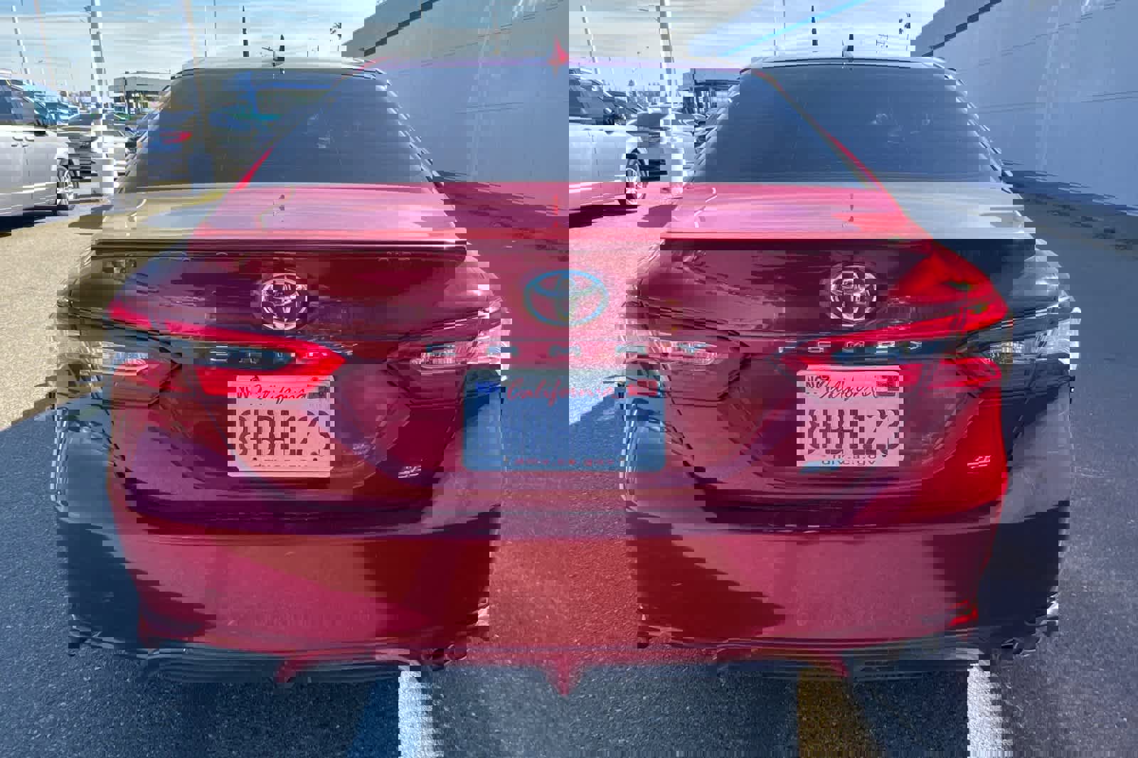 Used 2019 Toyota Camry SE w/ Convenience Package image 5